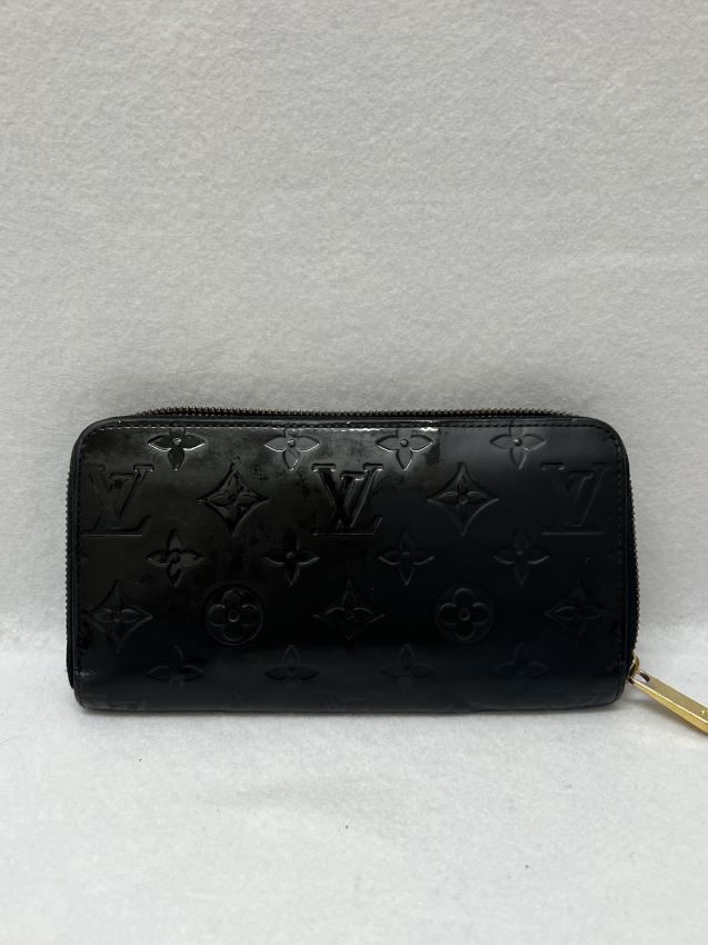 ルイヴィトン Louis Vuitton モノグラム・ヴェルニ ジッピーウォレット ノワール・マニエティック 