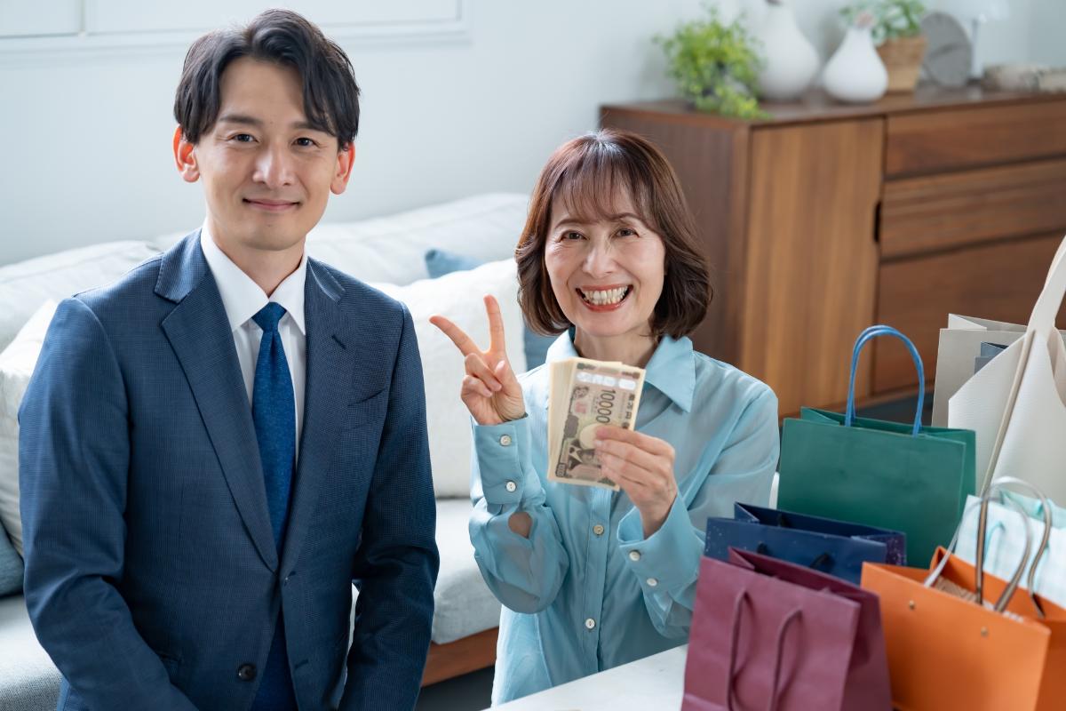 現金での取り引きも安心なブランド品買取の流れと相場の目安について