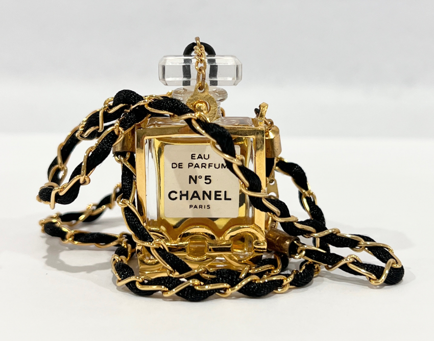 CHANEL　№5　オードゥパルファム　ミニボトルネックレス