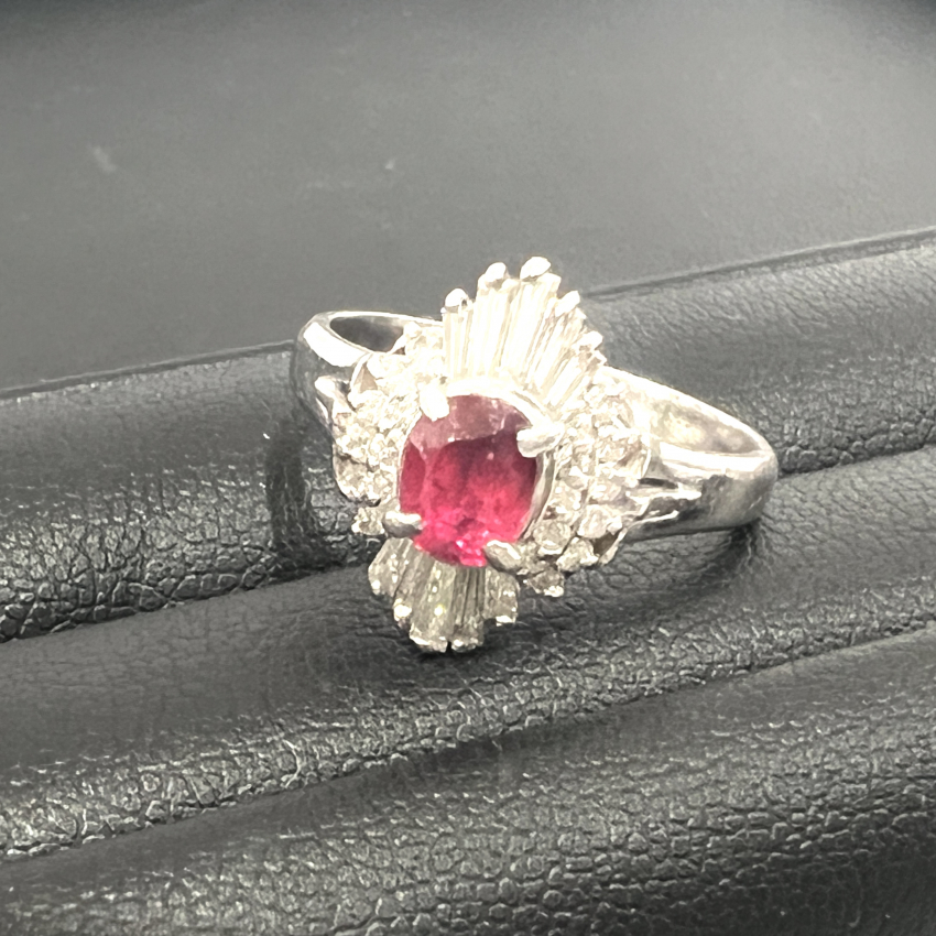 Pt900　リング　赤石付き　アクセサリー