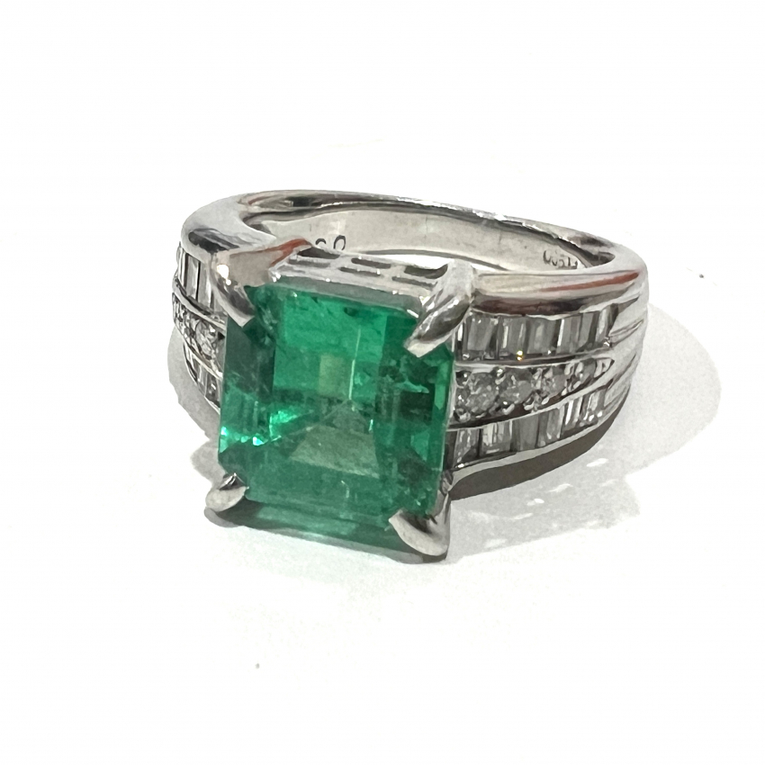 PT900 エメラルド リング