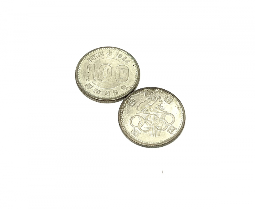 100円銀貨　
