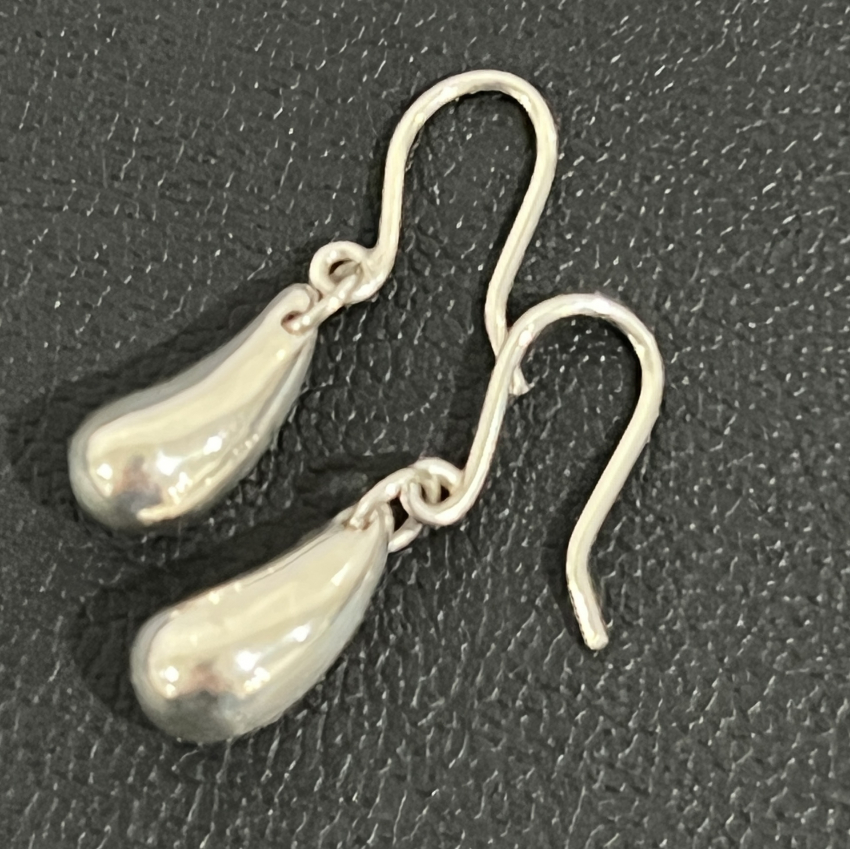 ティファニー ティアドロップピアス