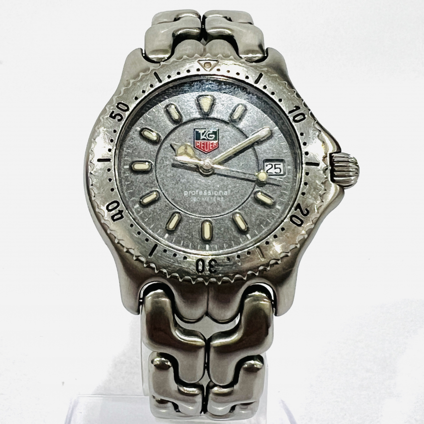 TUGHEUER　プロフェッショナル　クォーツ時計　WG1213-K0
