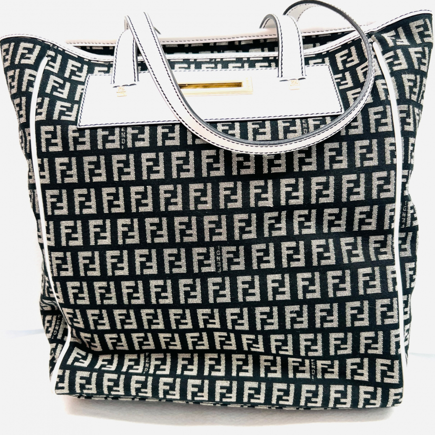 FENDI　フェンディ　ズッキーノモノグラム　トートバッグ