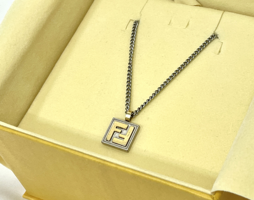 FENDI（フェンディ） FFロゴ スクエアネックレス シルバー×ゴールド