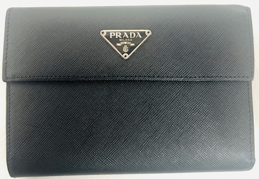 PRADA　プラダ　サフィアーノ　三つ折り財布